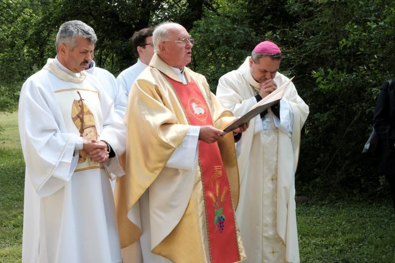 Rostás Jenő plébános_Gerjen.jpg